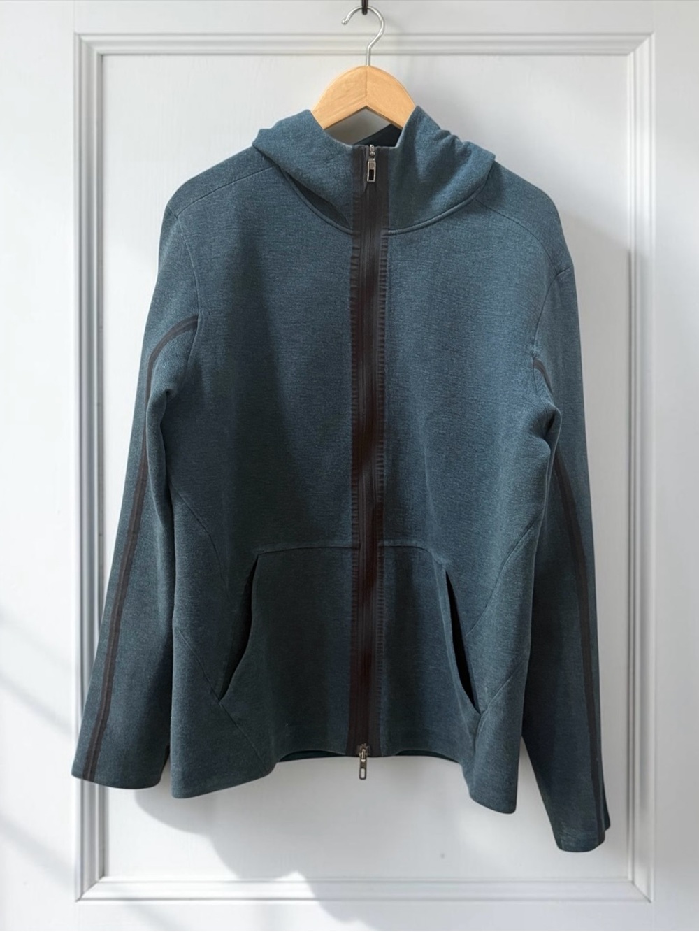 Lululemon Men’s Full Zip Hooded Jacket in Heather Teal Blue! Large - Picture 2 of 6